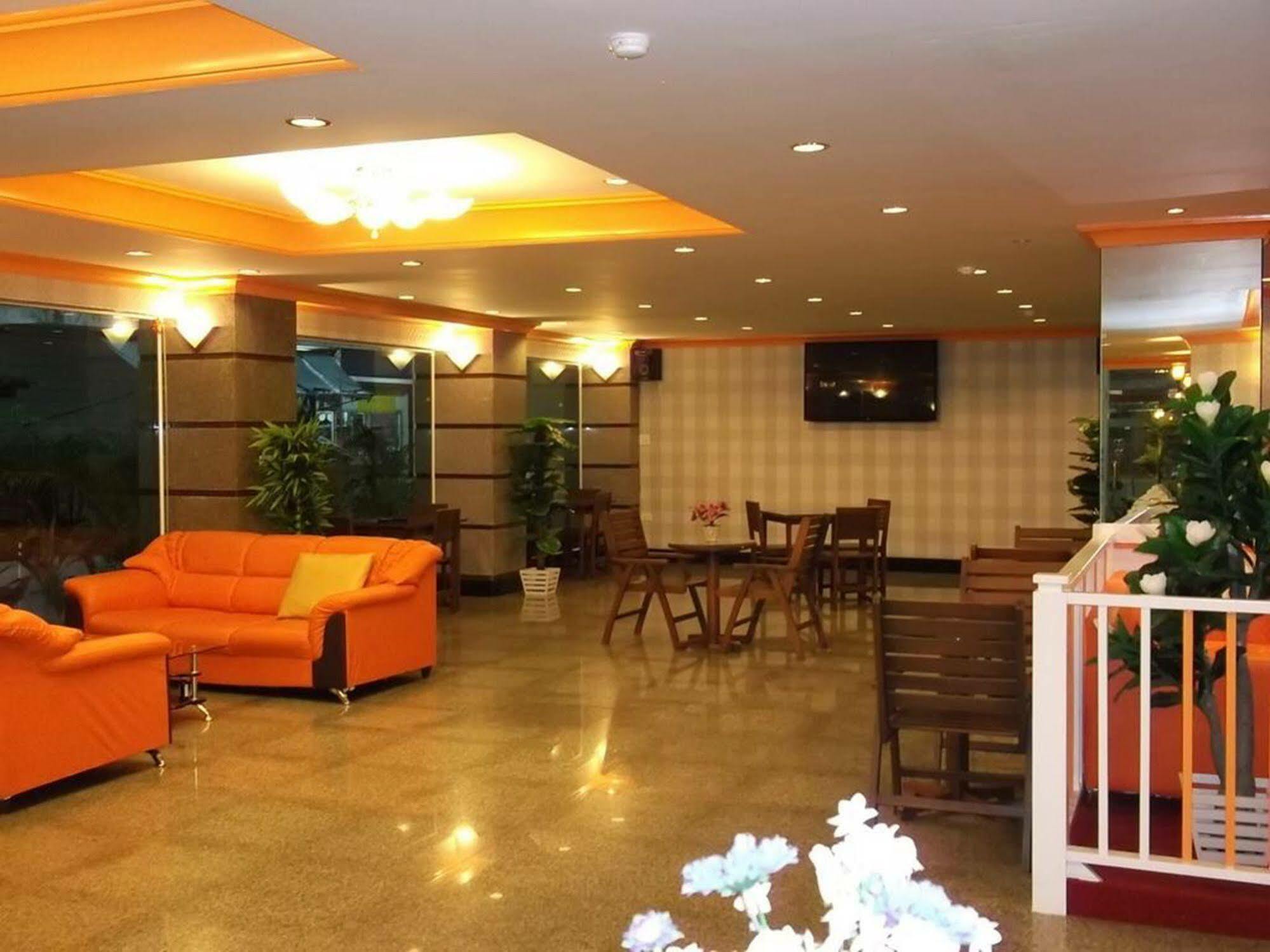 Asia Grand Hotel Хатъяй Экстерьер фото