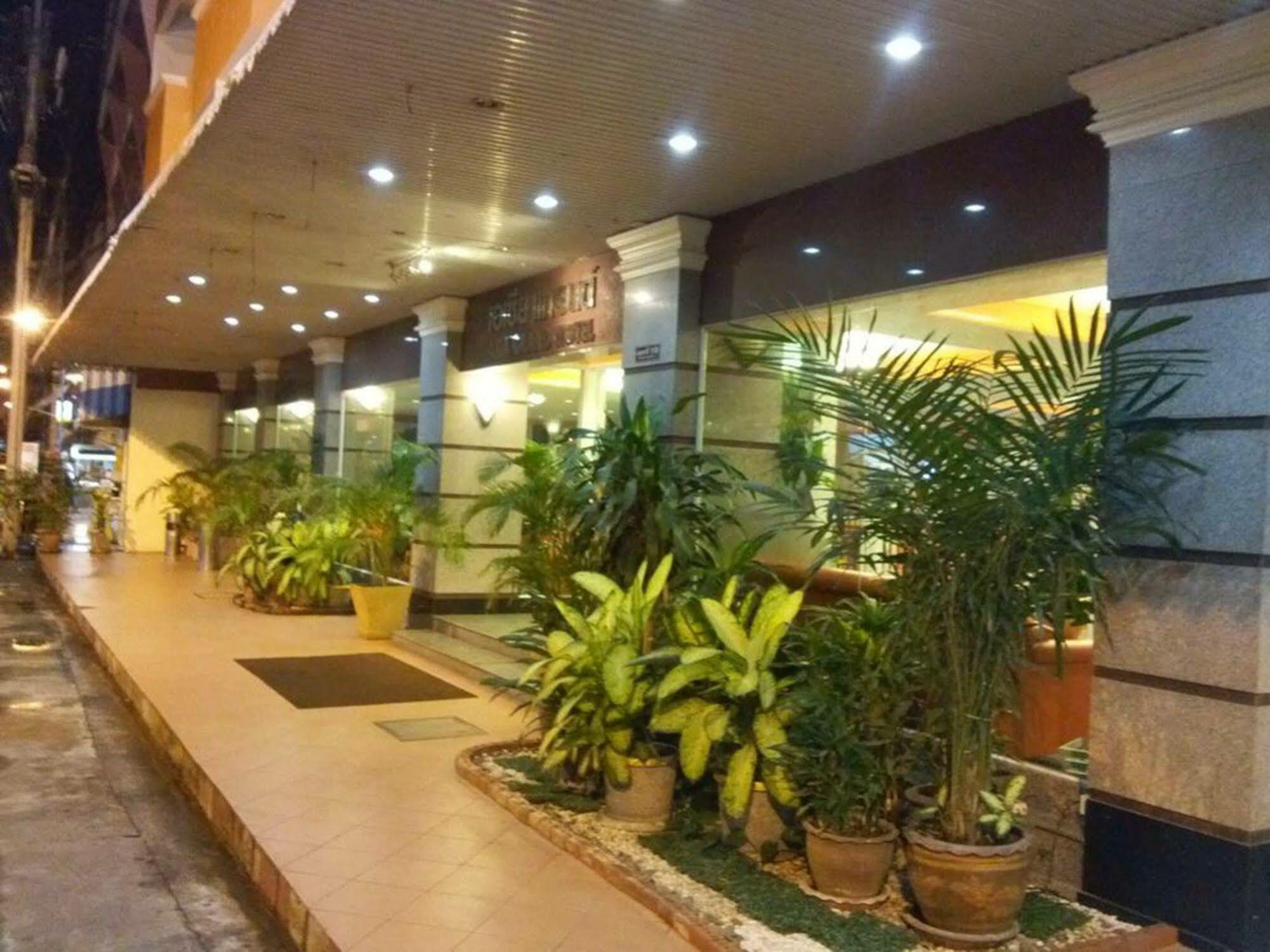 Asia Grand Hotel Хатъяй Экстерьер фото